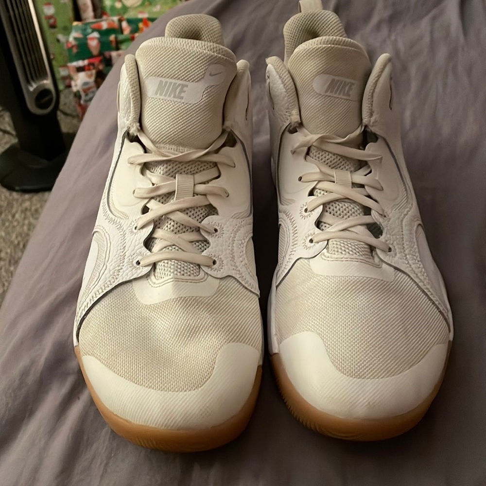 nike basketball sneakers